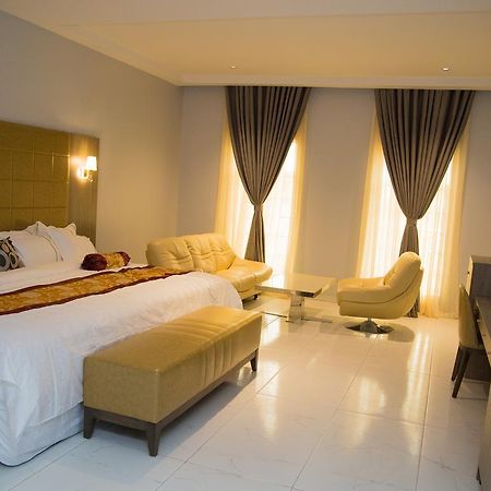 Maxbe Continental Hotel Enugu Exterior photo