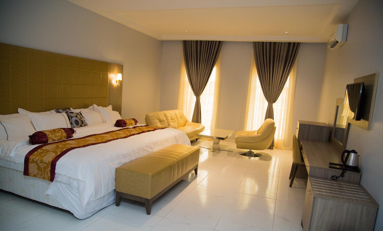 Maxbe Continental Hotel Enugu Exterior photo