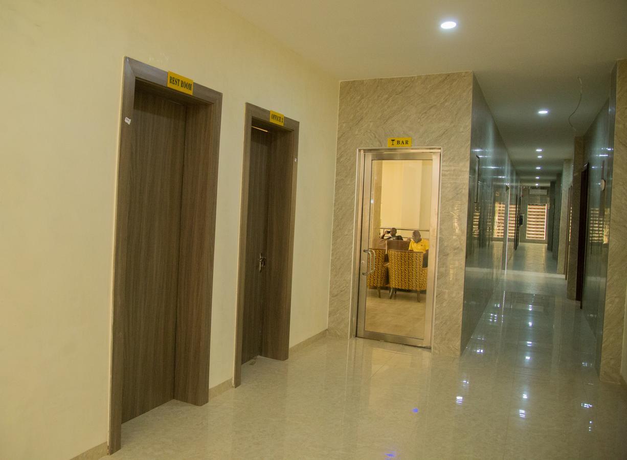 Maxbe Continental Hotel Enugu Exterior photo