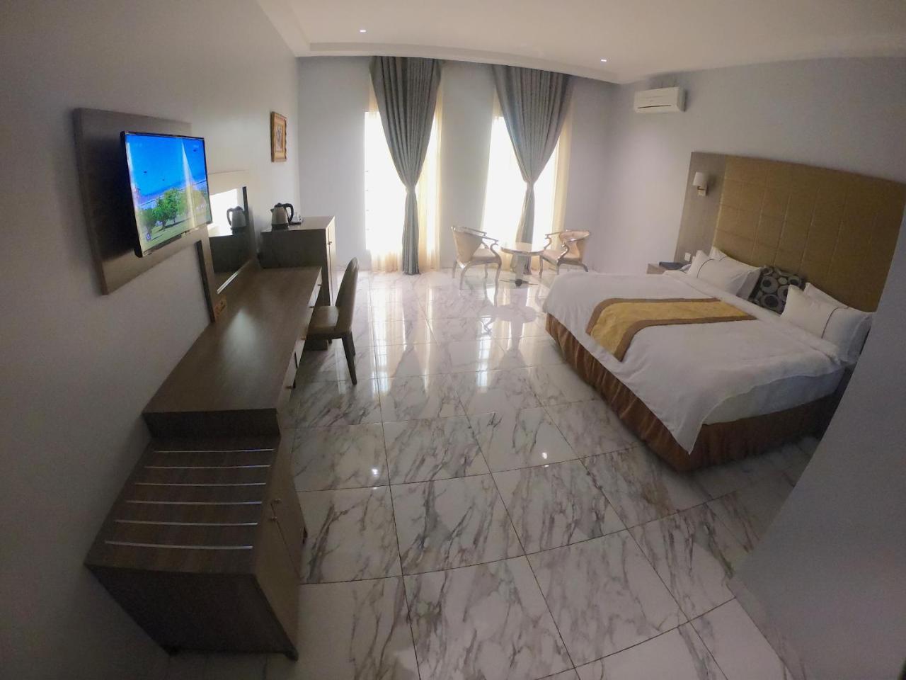 Maxbe Continental Hotel Enugu Exterior photo